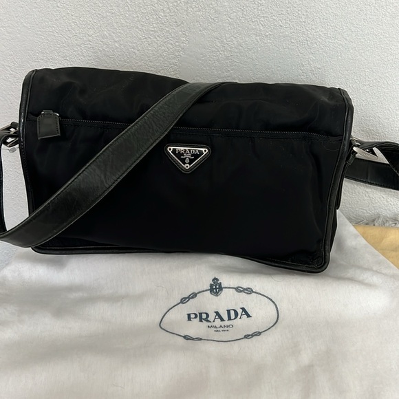Unisex Vintage Prada Leather and Nylon Black Crossbody Bag EUC - Picture 1 of 17